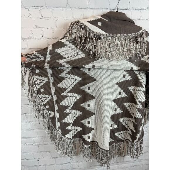 CHICO'S white gray fringe knit geometric cape poncho sweater pullover OS NWOT - Picture 6 of 7